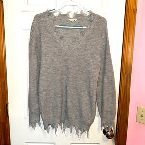 ✨$8!✨Geegee Gray V-Neck Distressed Frayed Hem Rib Knit Sweater